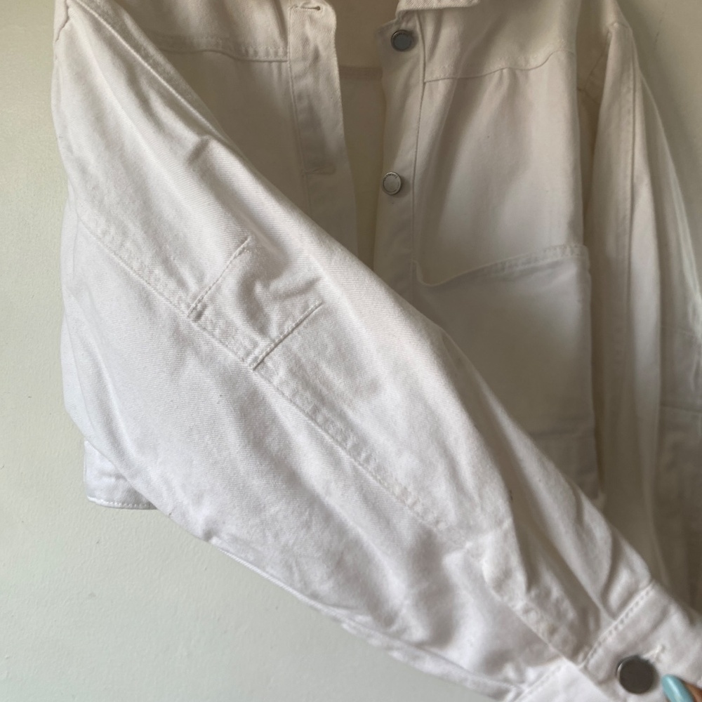 BlankNYC M Cropped White Denim Jacket - Picture 8 of 12